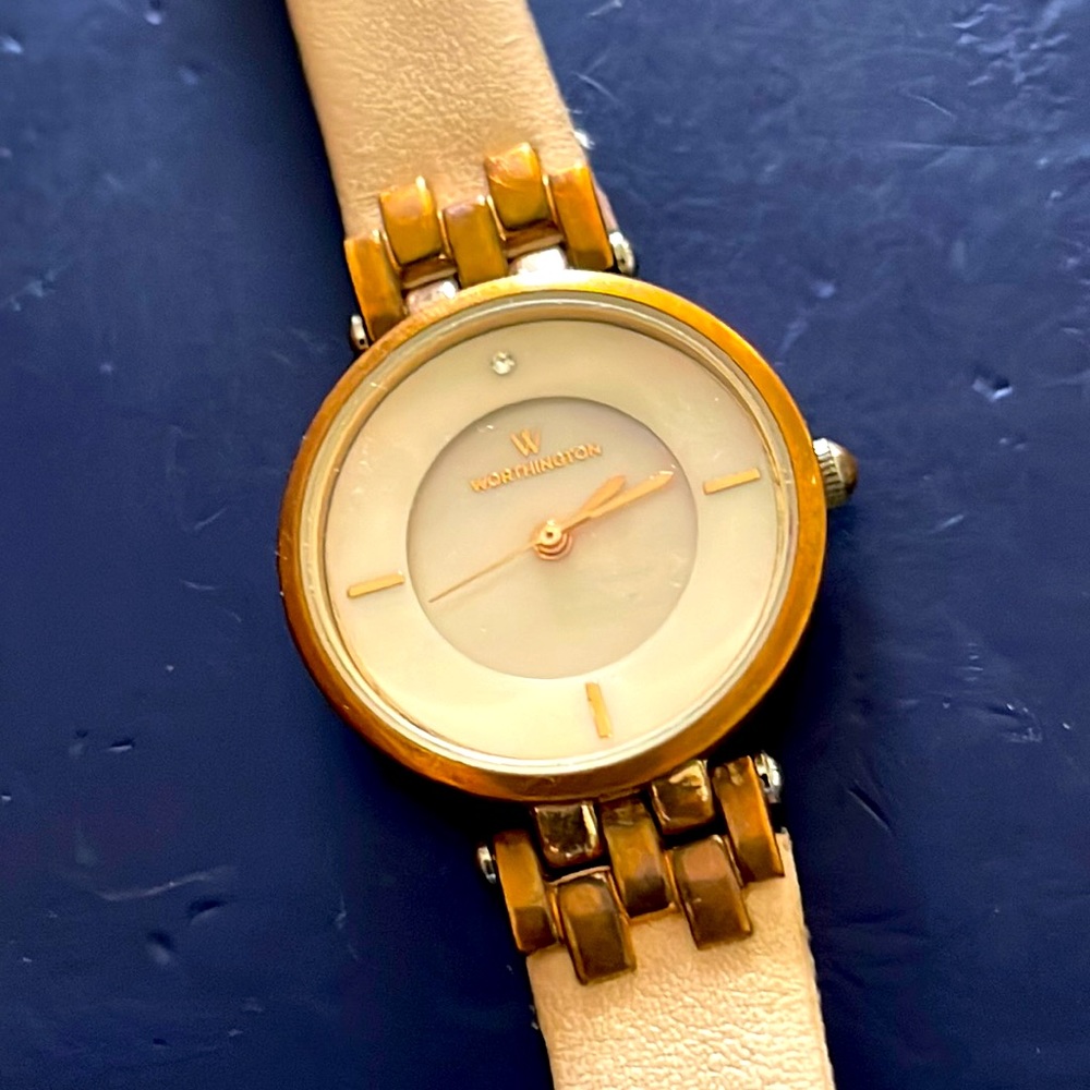 Ladies Worthington wristwatch